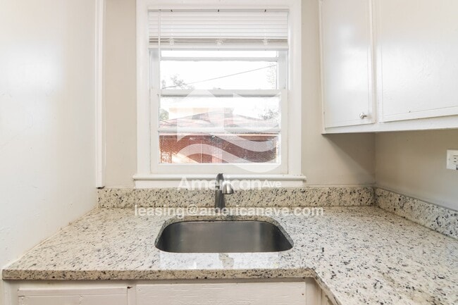 Photo - 822 33rd Ave