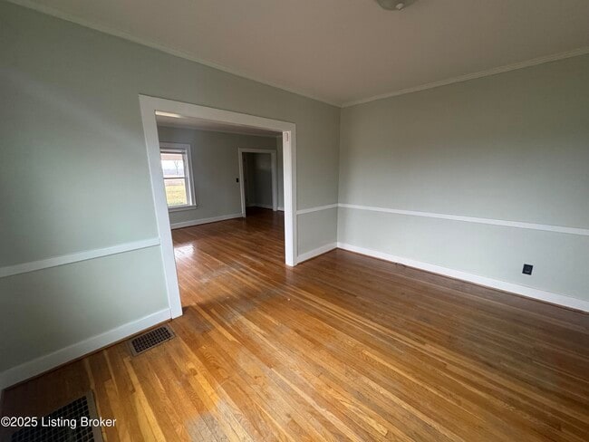 Photo - 2167 Eminence