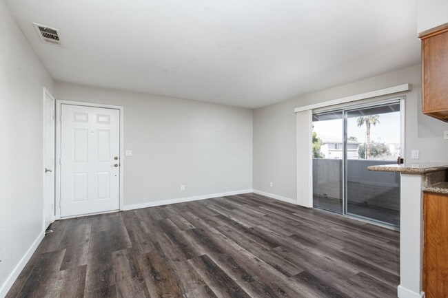 Photo - 2nd floor 2 bedroom unit in NW with easy access to Summerlin Pkwy and the 95/I-11