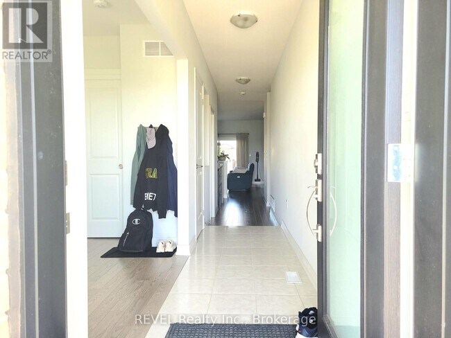 Photo - 86 Summersides Blvd