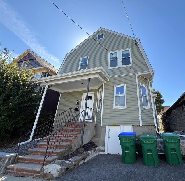 Building Photo - 7 Leyden Ave Unit #2