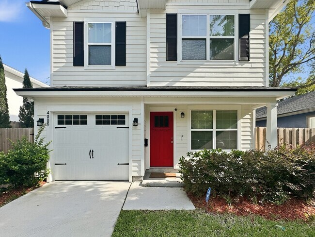 Photo - 4006 College St