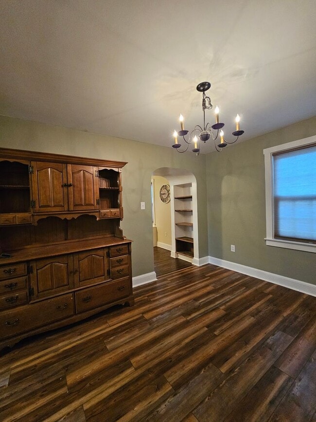 Photo - 102 N Forrest St