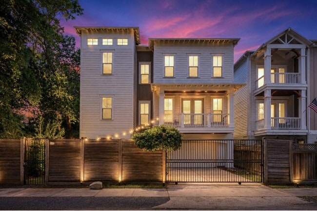 Building Photo - 1121 Moy St
