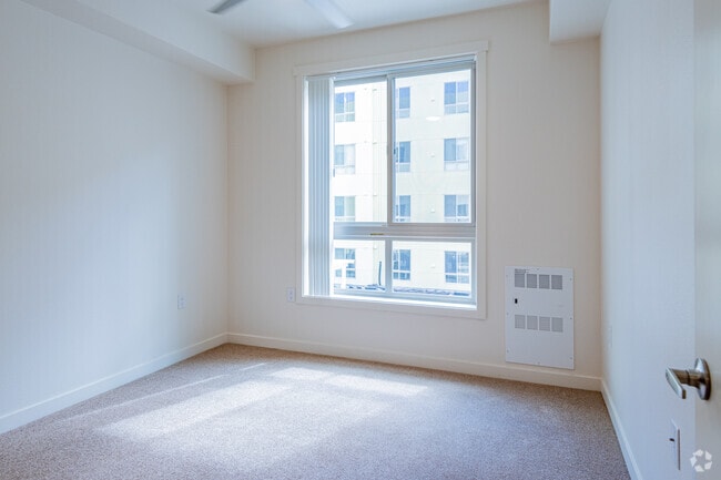 1 BR, 1 BA