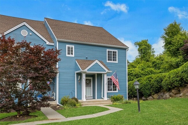 Photo - 804 Ashford Cir Townhome