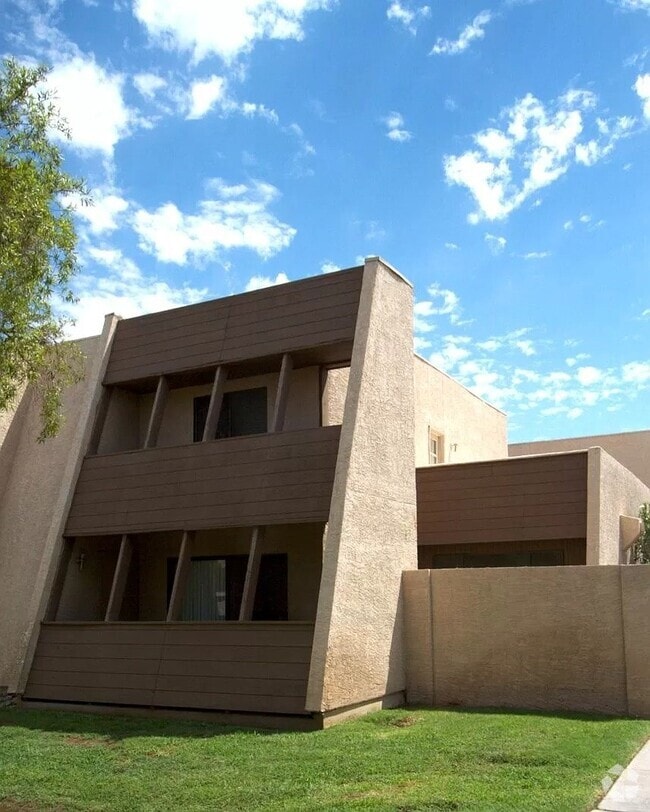 Building Photo - 3/2 townhome 1 mile from ASU Campus! Augus...