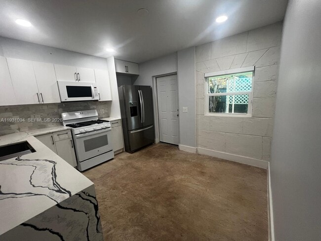 Building Photo - 8500 NW 179th St Unit 8500