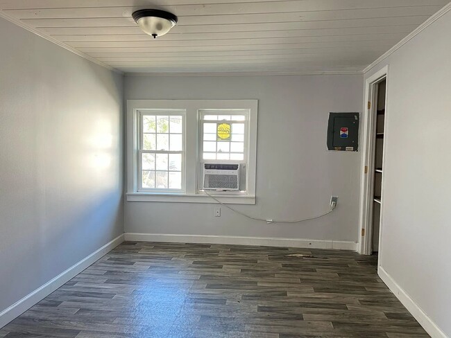 Photo - 406 8th Ave S