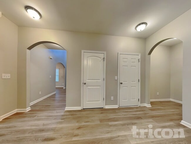 Photo - 452 Shady Glen