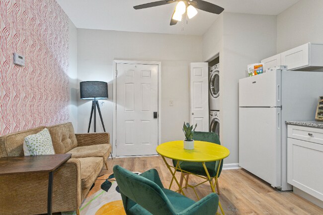 Photo - 987 Dimmock St SW Unidad 3