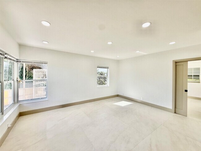 Photo - 1400 SE 7th Ave Unit 4