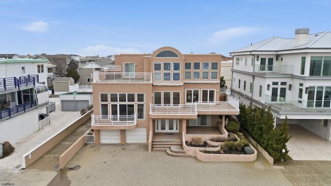 Photo - 119 S 11th Ave