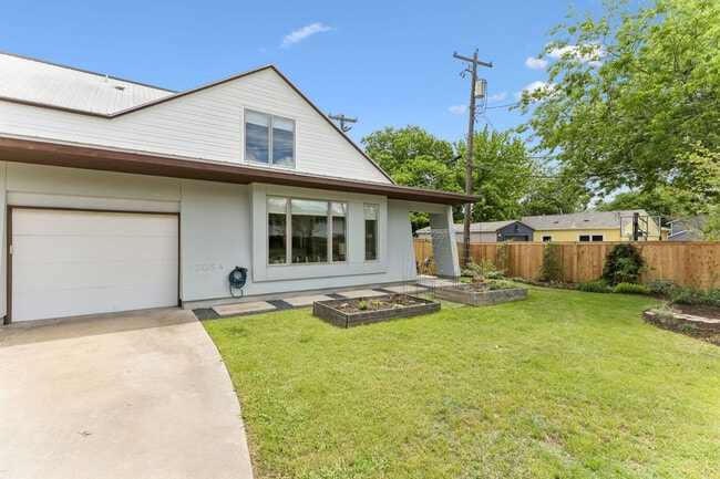 Building Photo - 5305 Guadalupe St