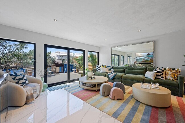 Photo - 3904 NE 167th St Unit 10