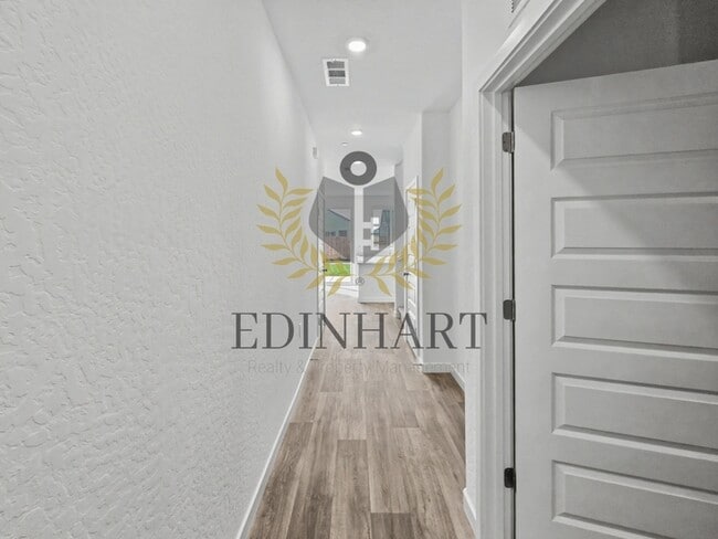 Photo - 1820 Klamath Rd S