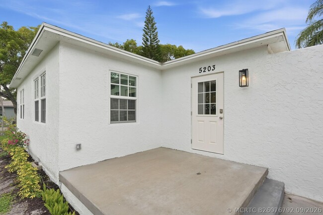 5203 N Flagler Dr