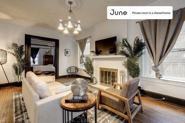 Room in Shared 7 bed/3.5 bath home in Woodley Park