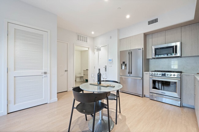 Building Photo - 5851 W 88th St Rental