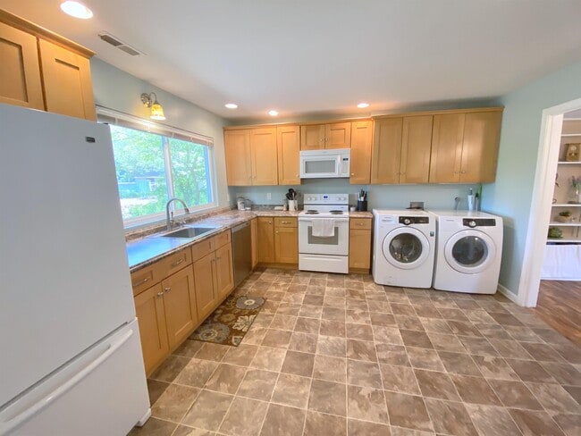 Photo - 56 Woodlake Dr