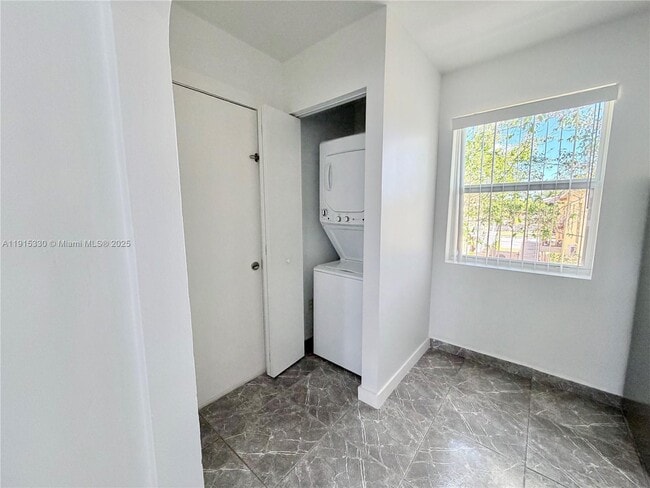 Photo - 11 Sidonia Ave Apartment Unit 4