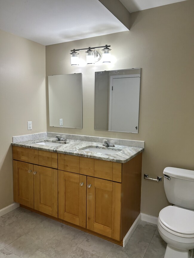 208 Devon Way Unit 208 Devon Way