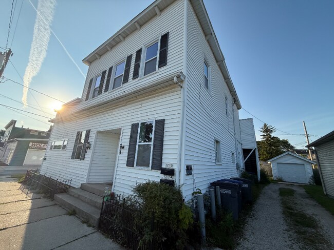 Photo - 1215 Broadway Ave