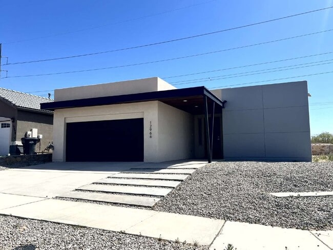 Open floor plan. 4 Bedrooms, 2.5 baths, 2 ... - Open floor plan. 4 Bedrooms, 2.5 baths, 2 ... Apartment