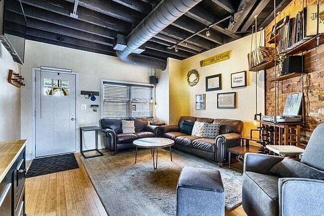 Photo - 4784 Sciota St