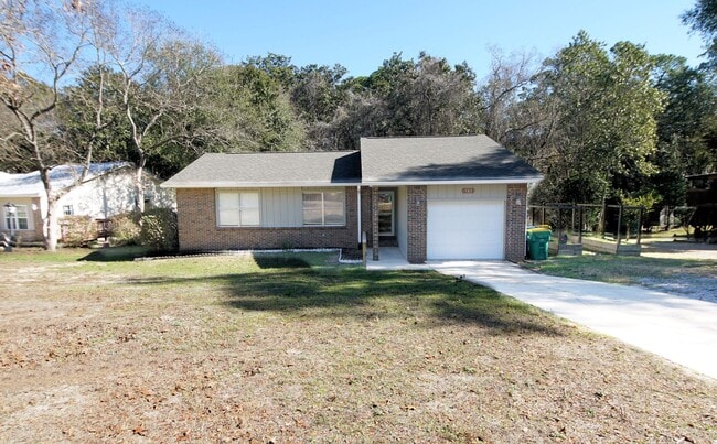 Building Photo - Central Niceville Location Rental