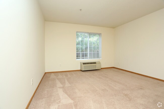 1BR, 1BA - 580 SF - Bedroom - Beth Boulevard Apartments