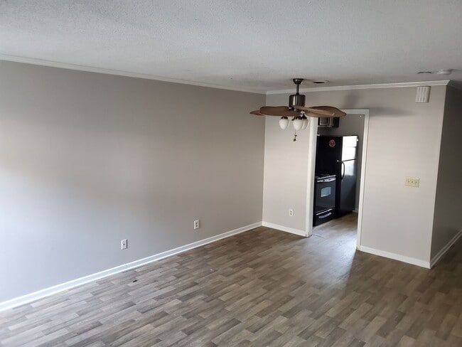Photo - Just REDUCED Beautiful Townhouse Near Hwy 385