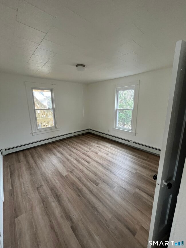 Photo - 11 Roosevelt Ave