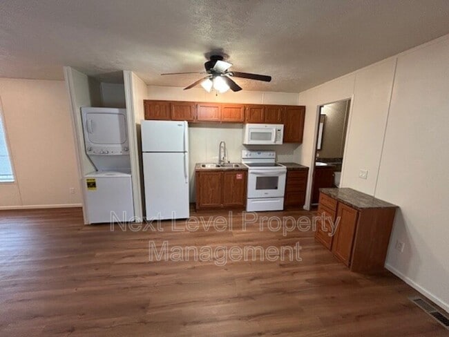 Photo - 2115 2nd Ave E