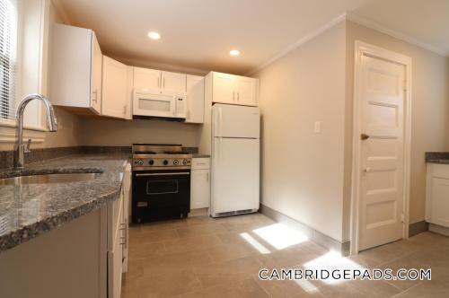 Building Photo - 9 Upland Rd