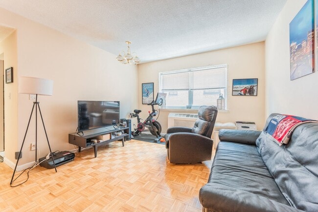 Photo - BROOKLINE 1 BED AVAILABLE FOR AN AUGUST 1ST MOVE-IN