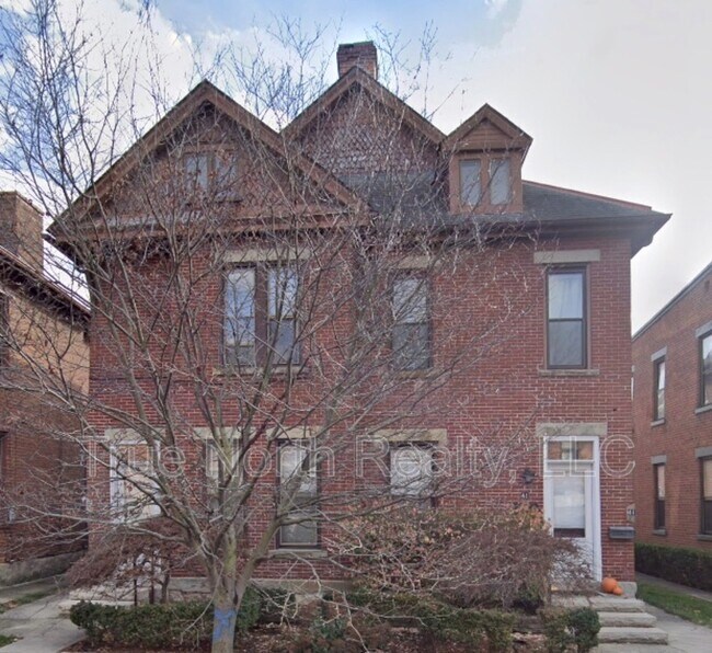 41 1/2 E. Russell Street - 41 1/2 E. Russell Street