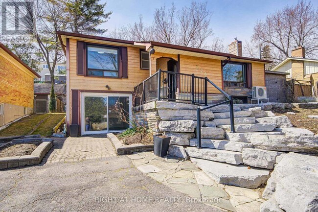 Photo - 326 Jaybell Grove