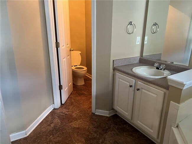 Photo - 400 Gresham Dr