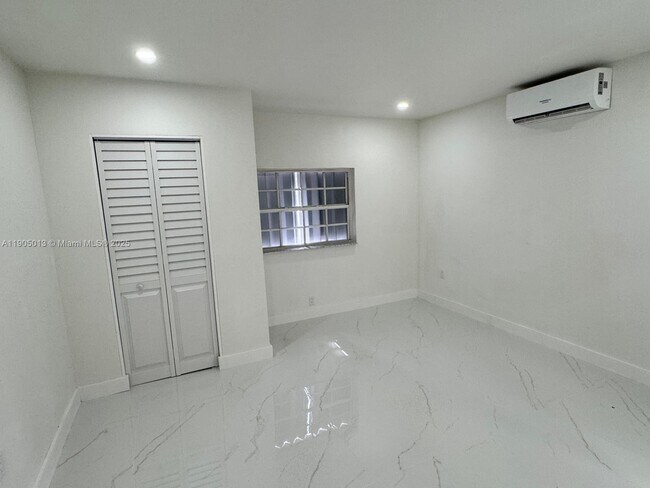 Photo - 9815 SW 21st St Unit 1