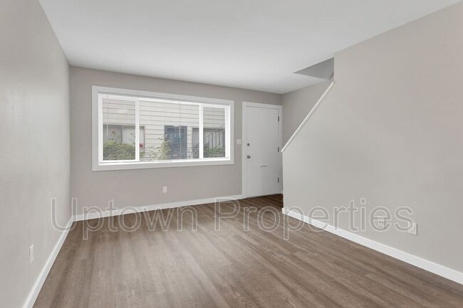 Photo - 8033 NE Flanders St