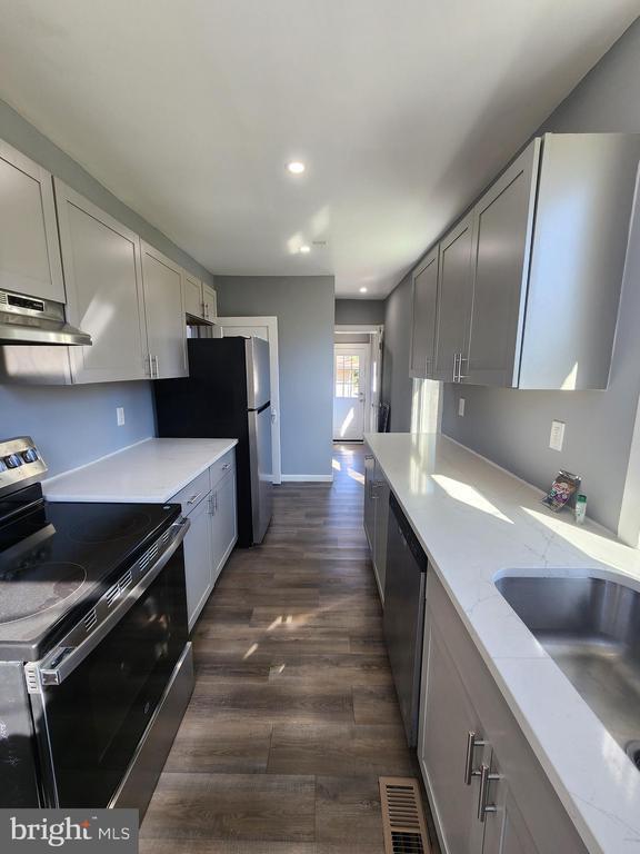 Photo - 1072 Parkway Ave