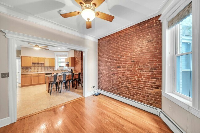 Photo - 47 47th St Condo Unit 1