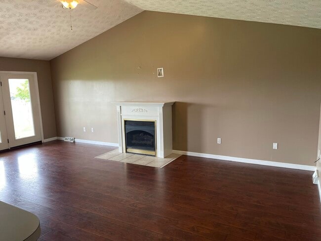 Photo - 1024 Heathcliff Dr