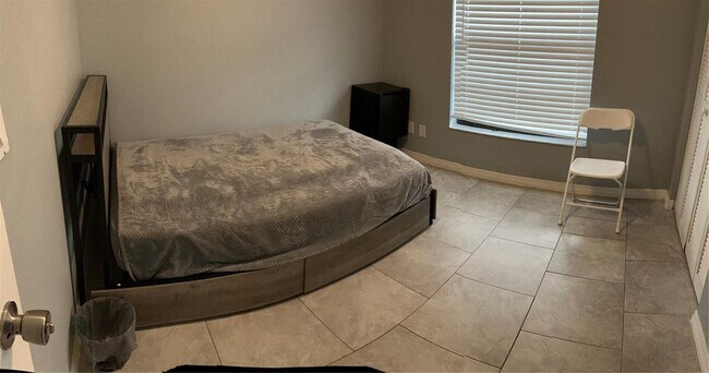 Photo - 12900 SW 13th Manor