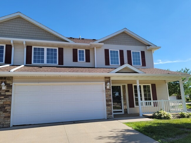 Photo - 2900 SE Glenstone Dr