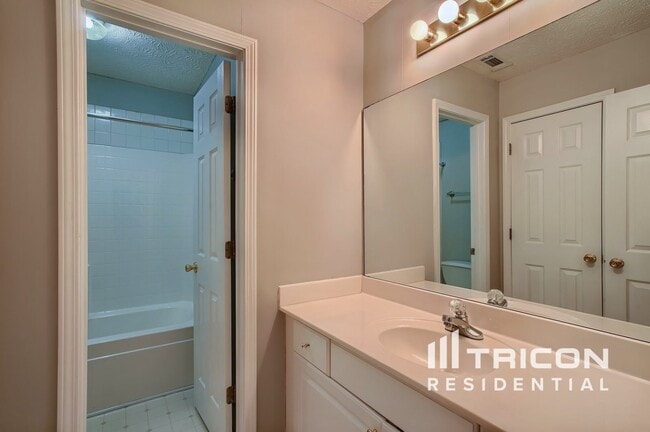 Photo - 1751 Stillbrook Way NE