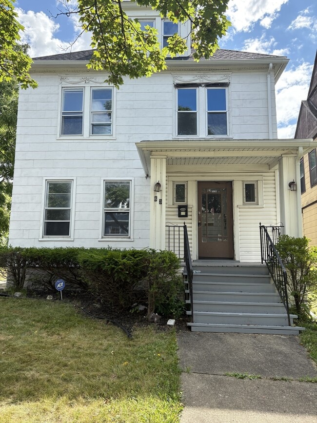 Building Photo - 63 Oxford Ave Rental