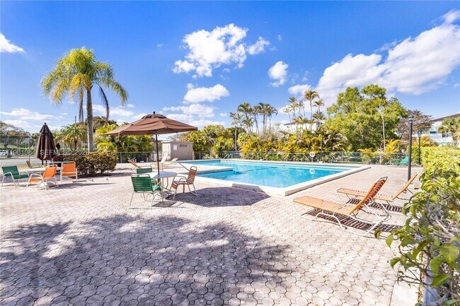 Photo - 10855 SW 112th Ave Unidad 311