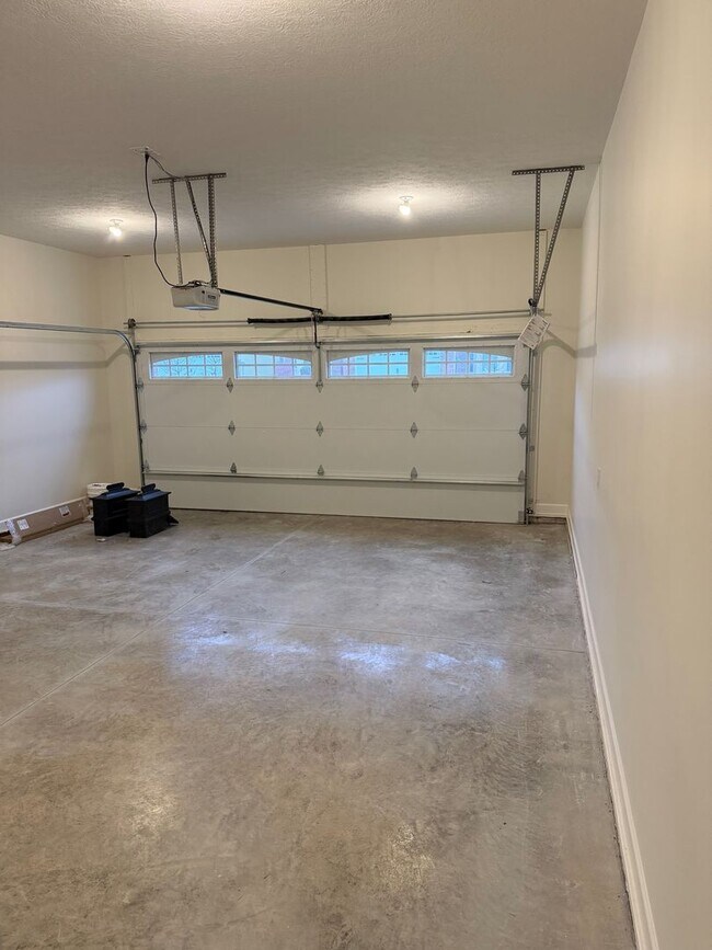 Photo - Available Nov 21st, 2025!!